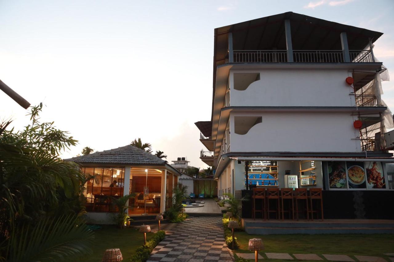 Gracias Cafe & Resort Morjim Exterior foto