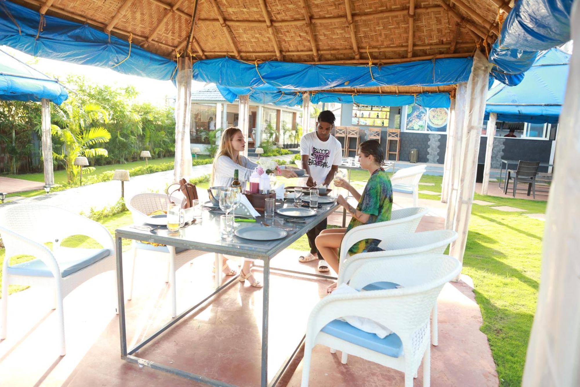 Gracias Cafe & Resort Morjim Exterior foto