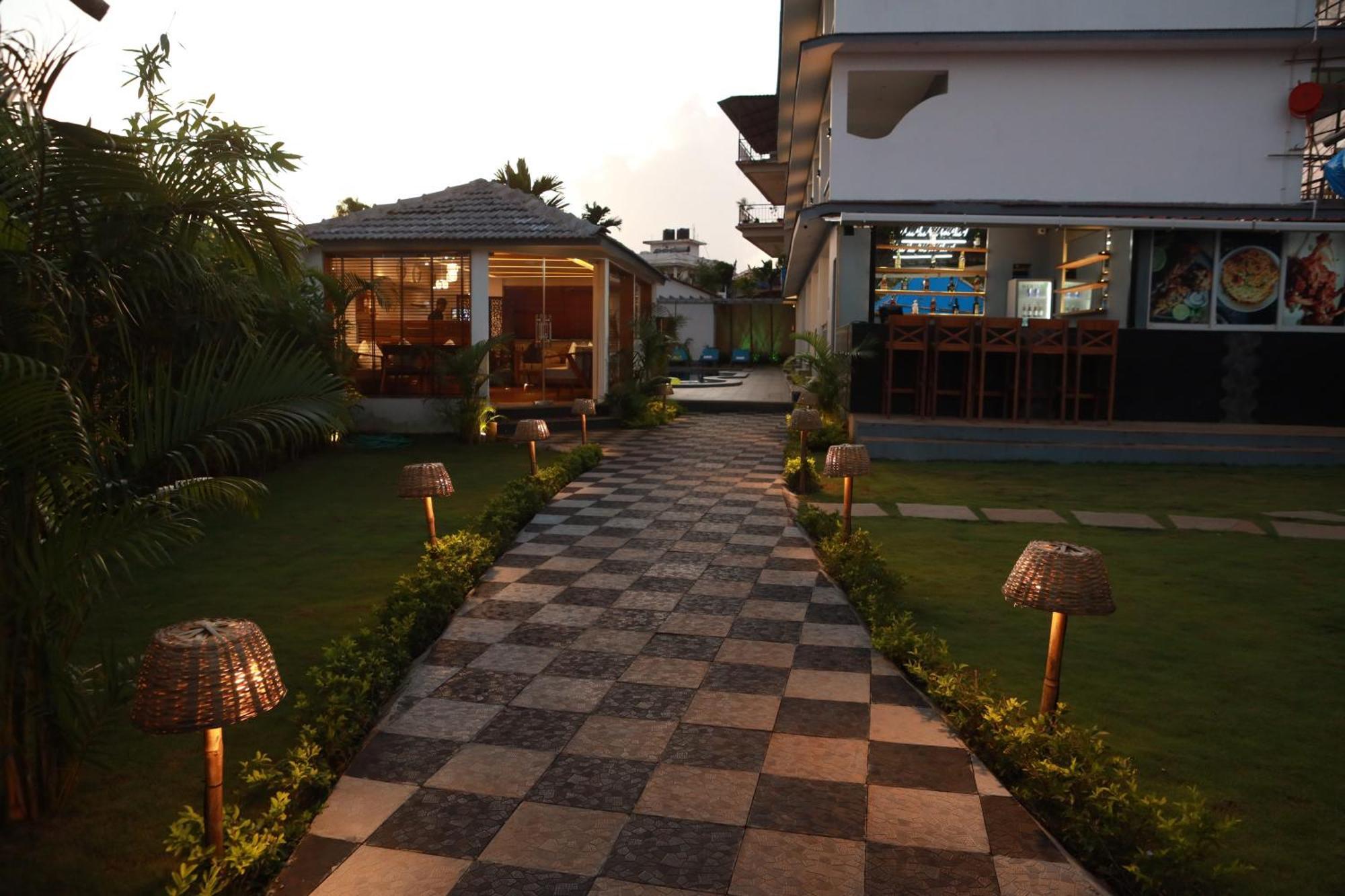 Gracias Cafe & Resort Morjim Exterior foto
