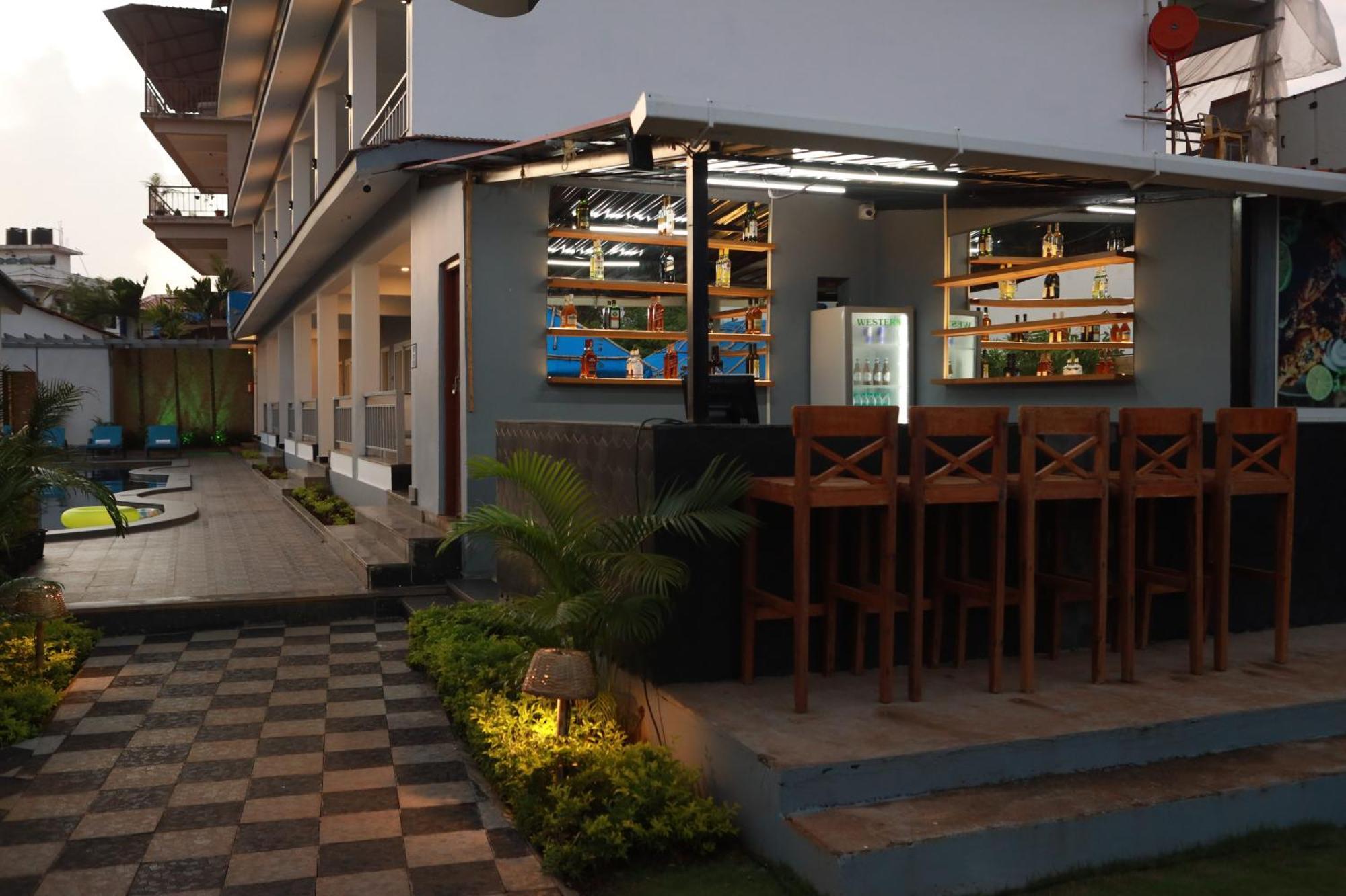 Gracias Cafe & Resort Morjim Exterior foto