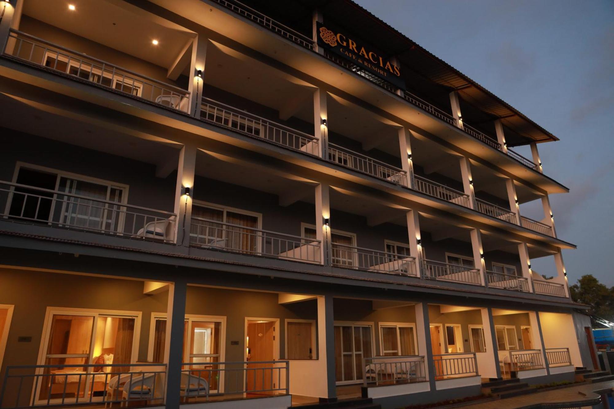 Gracias Cafe & Resort Morjim Exterior foto